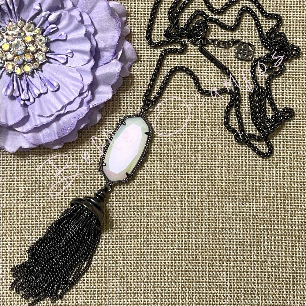 ❌SOLD❌ Kendra Scott Everly necklace